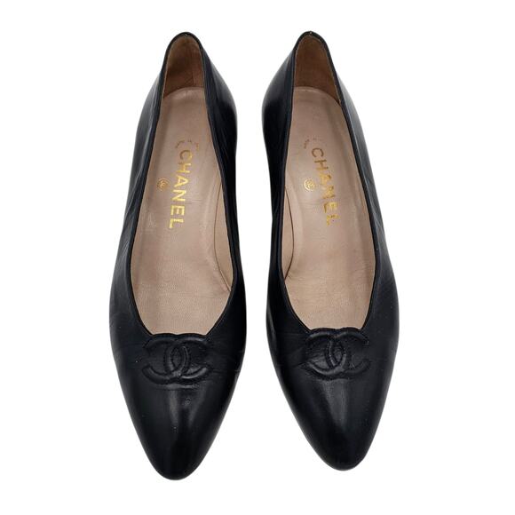 Chanel CC Vintage Kitten Heel Pump Black Leather Pointed Toe Size 37.5 US 6.5 7 - Picture 2 of 12